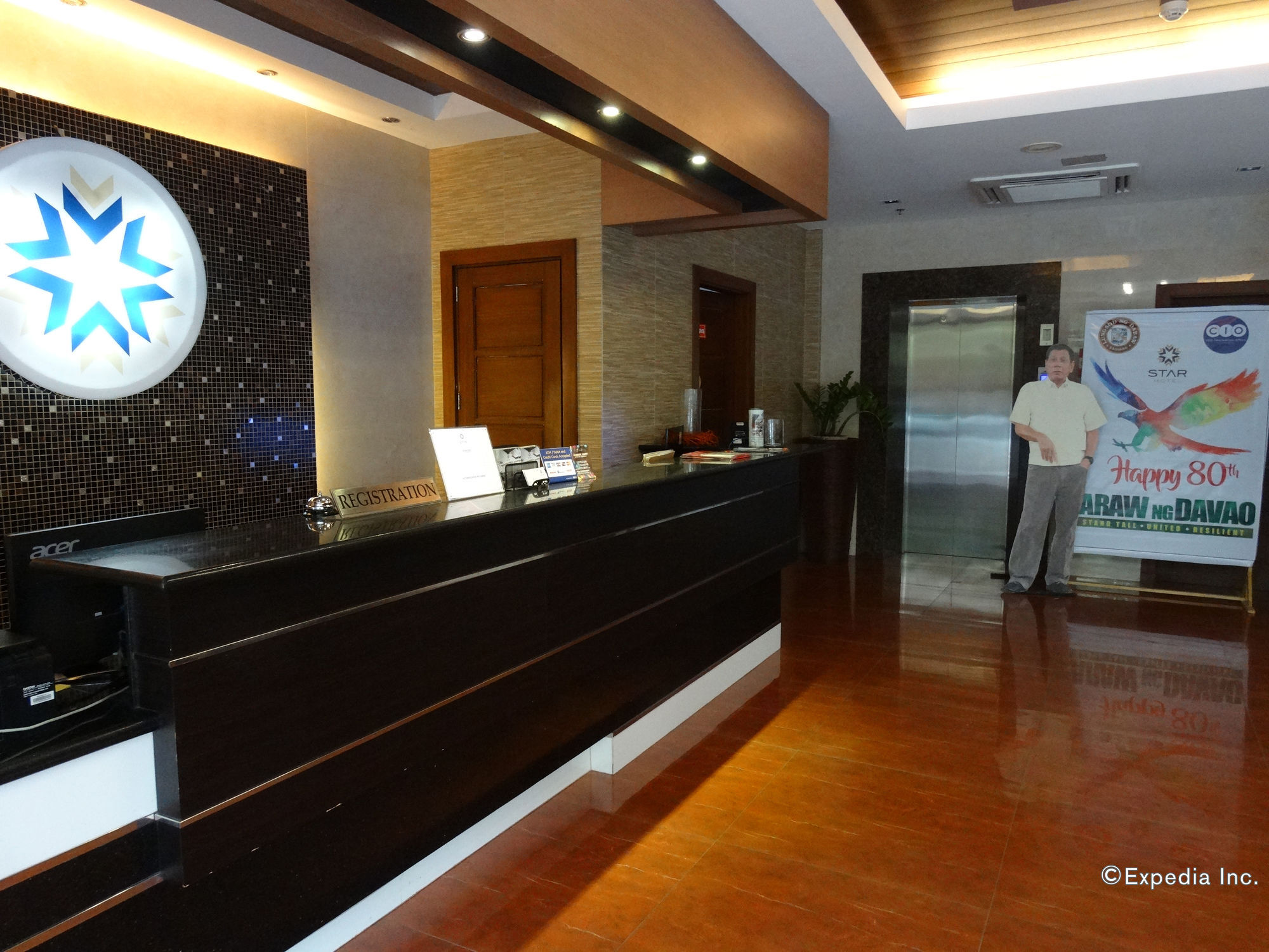 Star Hotel Davao City Esterno foto
