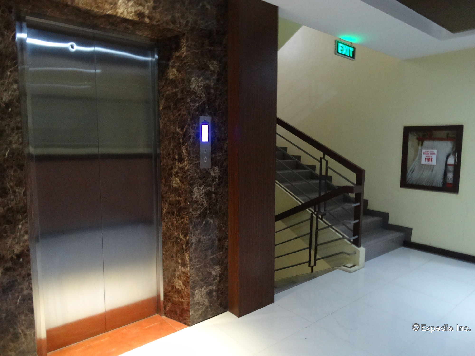 Star Hotel Davao City Esterno foto
