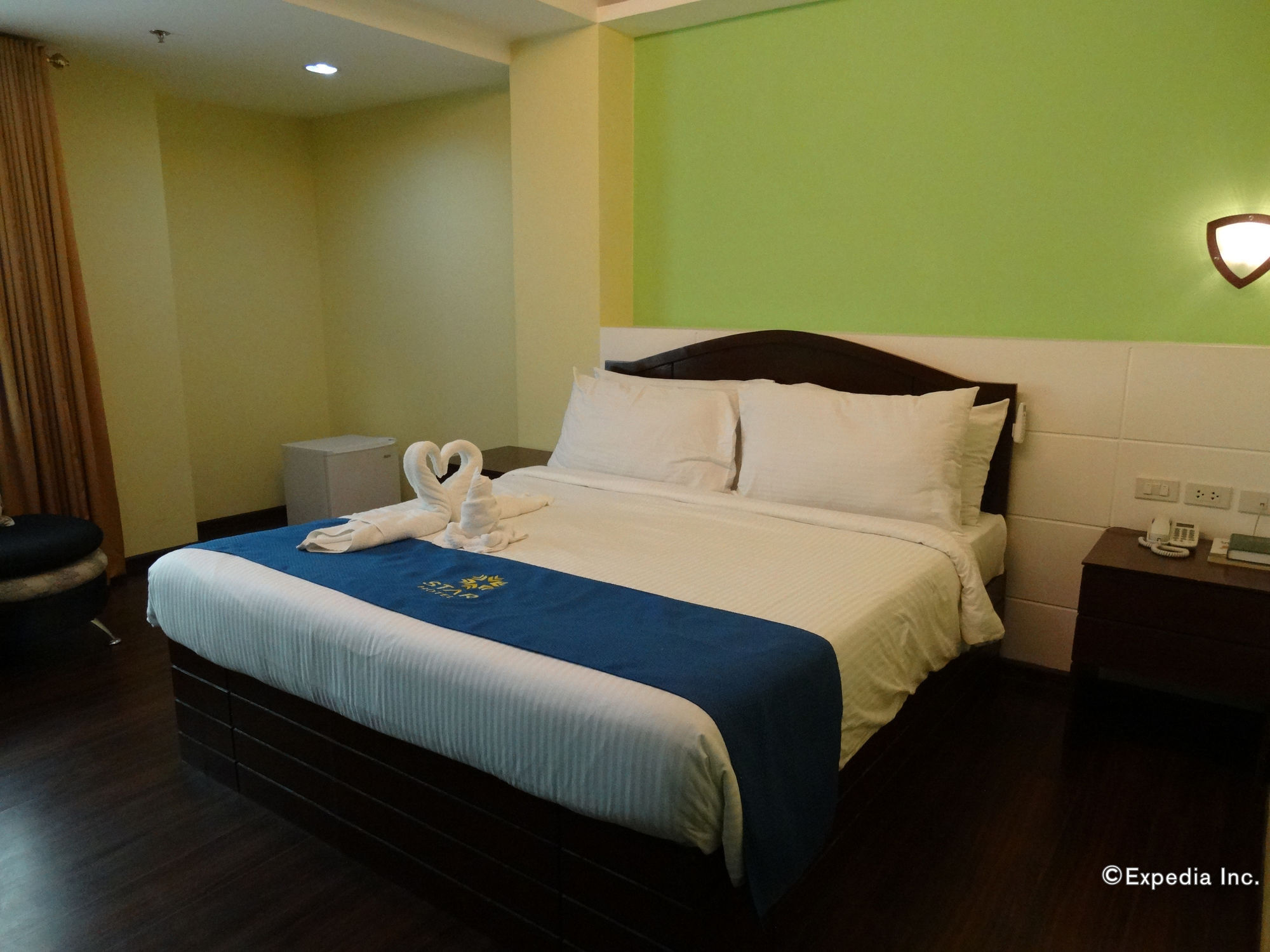 Star Hotel Davao City Esterno foto