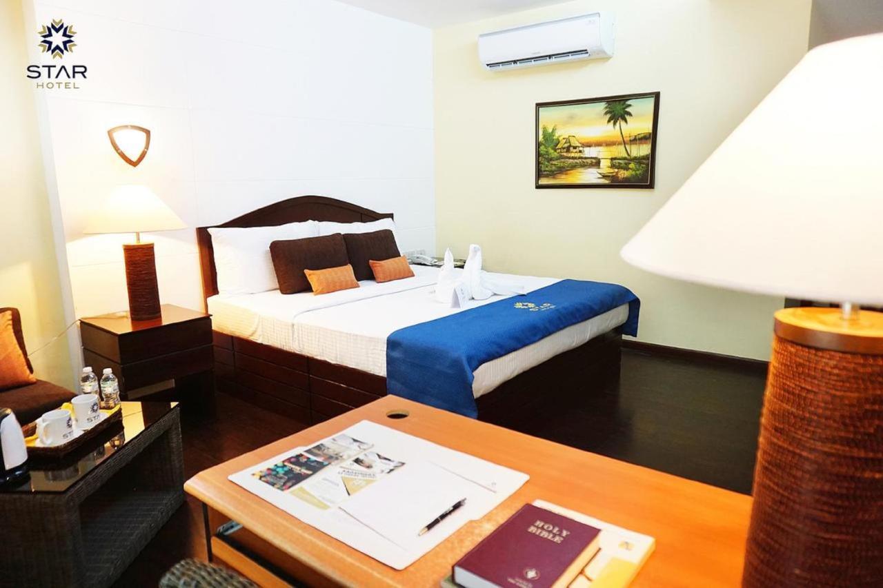 Star Hotel Davao City Esterno foto